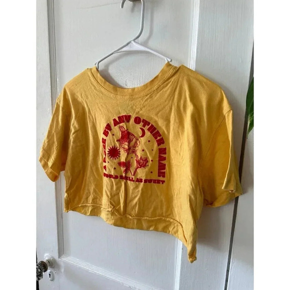 Forever21 Women’s size Medium cropped shirt - Picture 2 of 8